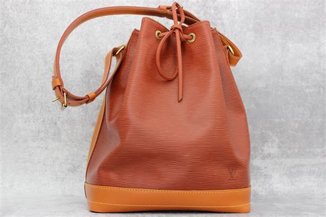 lv epi noe bucket bag